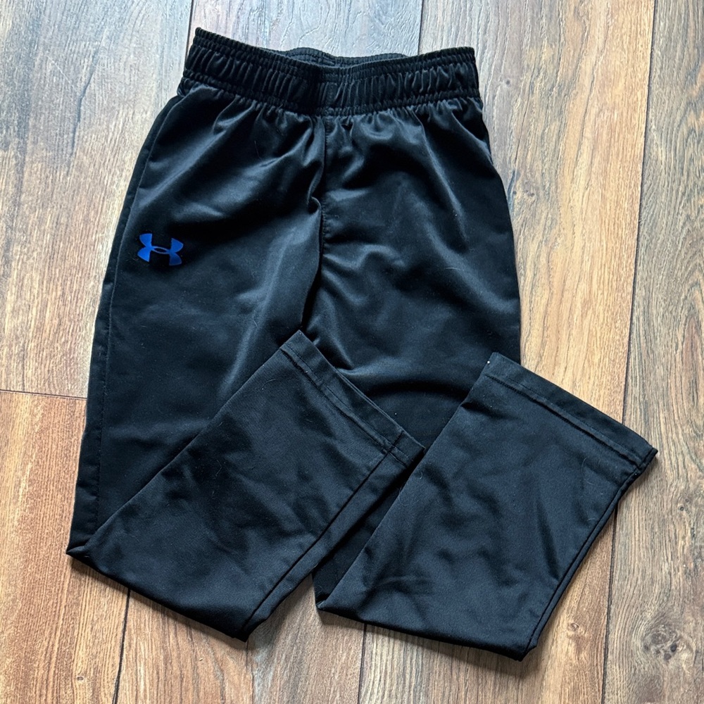 Under Armour Kids Black sweatpants with Blue Logo